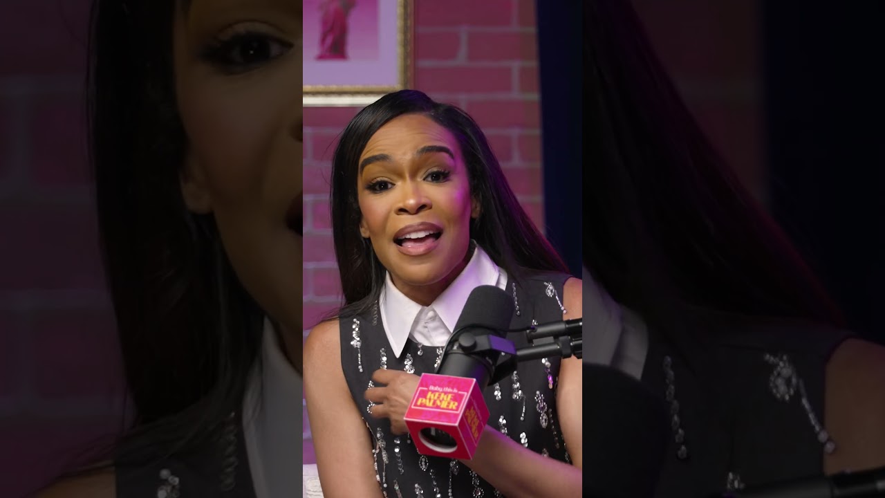 Michelle Williams giving Keke Palmer her flowers 🩷