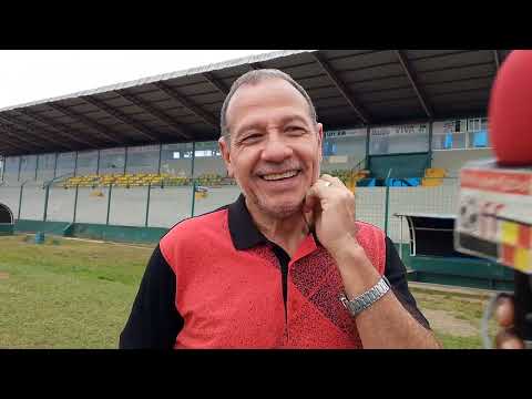 Anibal Sosa exjugador del #DeportivoQuevedo visitó el 7 de Octubre donde recordó grandes momentos