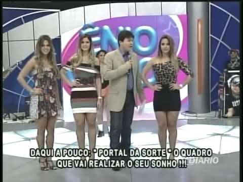 Ênio Carlos 15 04 2012   Mari de vestido azul colado