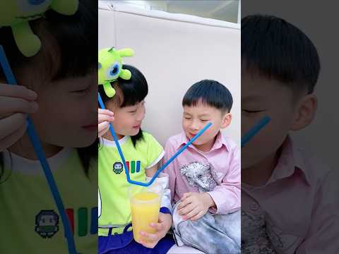 little brother has a cold and refuses medicine, but big sister always has a trick~