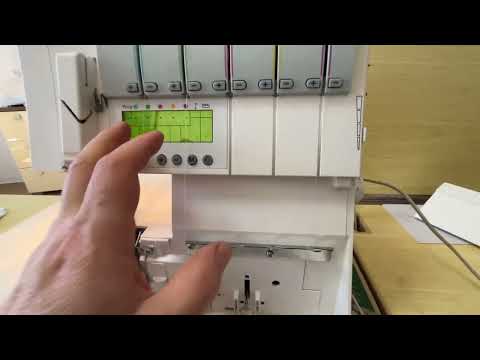 PFAFF Coverlock 4872 demo