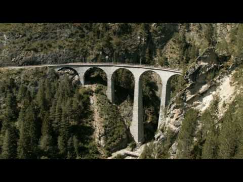 Ferrovia Rética nas Paisagens de Albula / Bernina - O Viaduto Landwasser