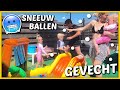 SNEEUWBALLENGEVECHT iN DE ZOMER ❄️ ☀️ | Bellinga Vlog #1748