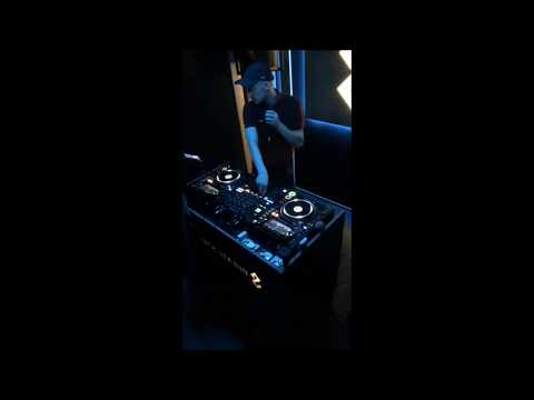 MC Billy M - Dancing On My Own