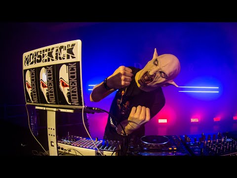 Noisekick - Terrordrang Warming Up mix 'Noisekick Is  Back'