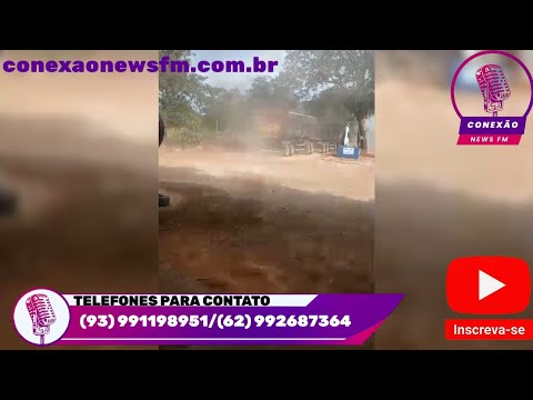 O povo quer saber as poeiras nas ruas. Caminhão pipa chegou e as poeir