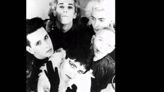 Siouxsie and the Banshees - &#39;Take Me Back&#39;