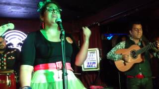 La Santa Cecilia - Como dios manda