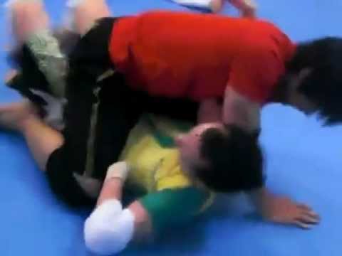 2012年6月26日（火）尼崎市　総合格闘技　関節技　三角絞め　オモプラッタ