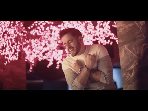 Manny Cruz - En Esta Navidad (Video Oficial)