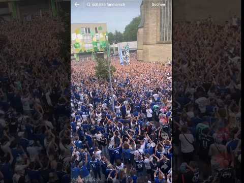 Schalke Fanmarsch: HIER REGIERT DER S04! #fans #schalke