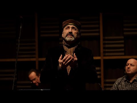 Tzur mishelo akhalnu (Medieval Hebrew prayer) – APOLLO'S FIRE/J. Strauss, S. Wadia (5/9)