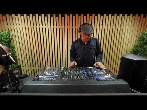 DJ Dynamite - Live mixing
