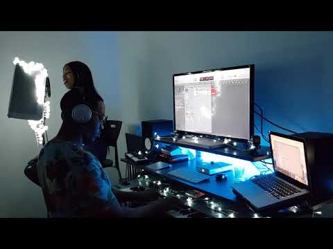 Jon.V ft. Beverly Bardo - Have yourself a merry little Christmas