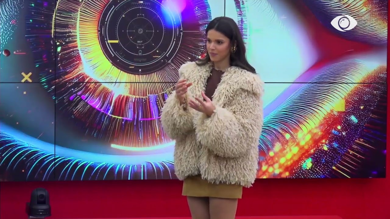 “Nëse qëndroj dua të ndryshoj shumë gjëra”/ Loredana flet me Vserlon