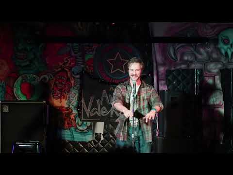 Taylor Neely star bar