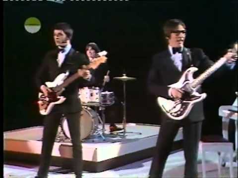The Shadows - Apache (Live 1969)