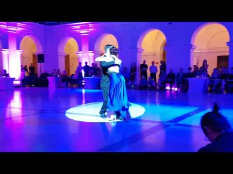  Vanesa Villalba  and  Facundo Piñero  are  dancing  to  "  Dichas Que Vivi  "  by  Rodolfo Biagi  at  Recuerdo Tango Festival Warsaw  in  2016