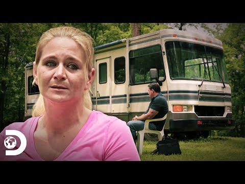 Mujer vive en casa rodante por terror a lo que hay dentro de su  casa | Expedientes Paranormales