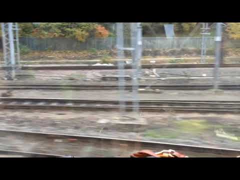 Passing Partly Derailed 800109 at Neville Hill 14/11/19