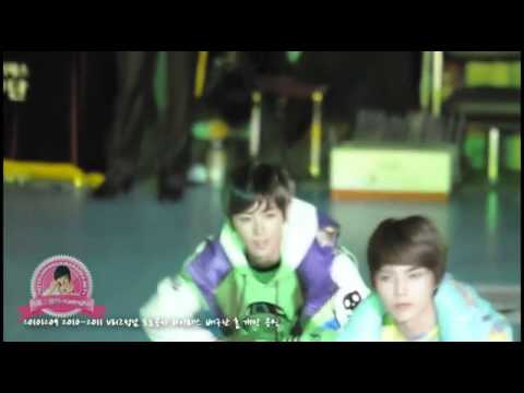 101209 Mazeltov KH focus