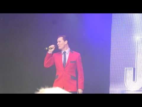 Jersey Boys (Jon Lee) @ West End Live 2013 - Can't Take My Eyes Off Of You