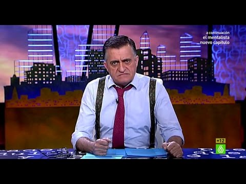 Celia Villalobos cambia su iPad por su iPhone en la sesión de control en el Congreso