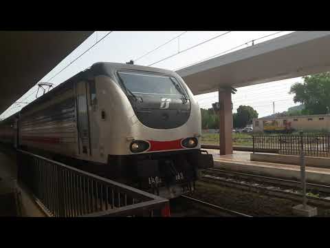 Un'altra doppia trazione simmetrica di E402B con carrozze OBB NightJet in transito ad Orte