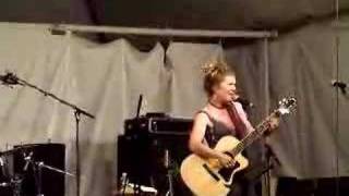 Dar Williams - The Ocean - Clip - Falcon Ridge Folk 2007