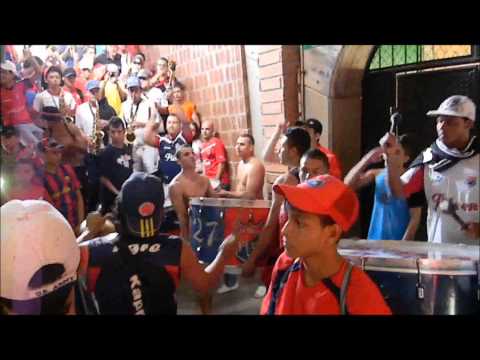 "La Murga Del Indigente  TEMA NUEVO!!" Barra: Rexixtenxia Norte &bull; Club: Independiente Medellín