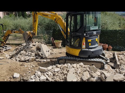 Demolizione cemento con escavatore komatsu pc35 e martello