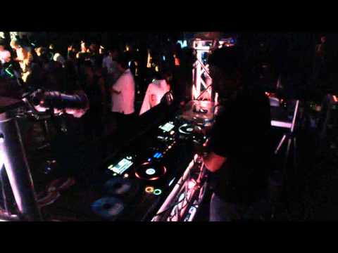 Dj Sosa - The RabbitHole presents Halloweird - www.Radio4by4.com