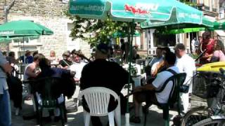 preview picture of video 'Vor Café/Bar Le Marigny in Samois-sur-Seine - I (Havana Swing Band)'