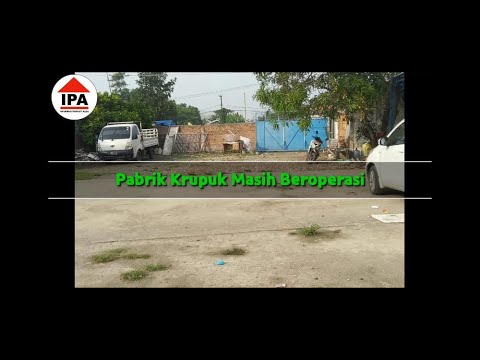 Pabrik krupuk masih sedang beroperasi kerawang