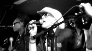 Alabama 3 Hello I&#39;m Johnny Cash acoustic live in Whelans Dublin  1 aug 2014