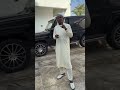 Naziru Sarkin Waƙa Cikin Gidan Alfarma Yana Nuna Wata Mota Da Yasaya Dalilin Yima Fans ɗinsa Gori