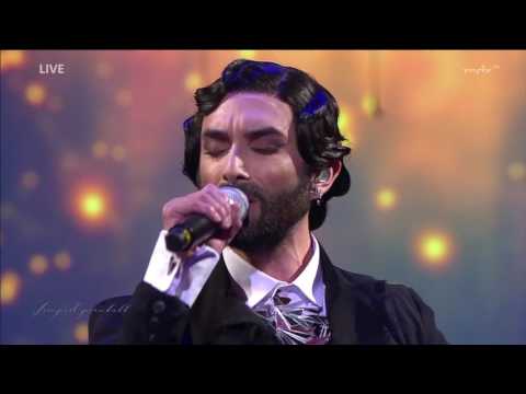 Conchita mit "Rise like a phoenix" SemperOpernball 3.2.2017