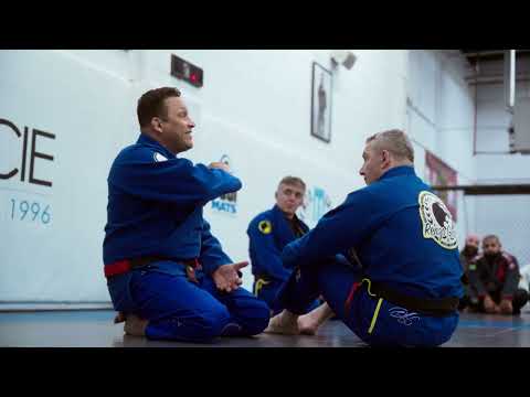 Renzo Gracie Teaches the Ezekiel Choke (Legacy Stories)