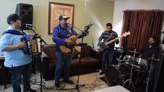 POR SER TAN POBRE Y REZANDO POR ELLA