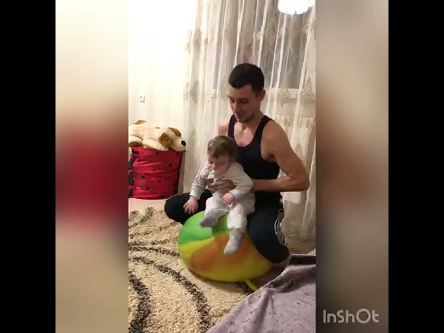 Малая Елга. Азоян Армен (2 года) поздравляет папу с Днем отца
