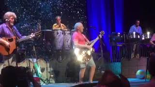 JIMMY BUFFETT plays Love and LUCK in BOSTON 2017 parrothead red was THERE