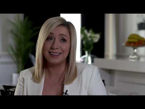 „Śpiewa z totalną lekkością”. Kulisy Sławy Kasi Cerekwickiej (UWAGA! TVN)