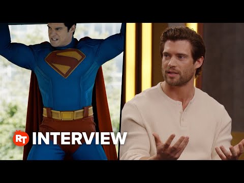 トランクス、それともトランクスなし？ジェームズ・ガンとデヴィッド・コレンスウェット、『スーパーマン』でのファッションチョイスを語る (Trunks or No Trunks? James Gunn and David Corenswet Share Their Fashion Choice for 'Superman')