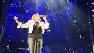 Shallow - Garth Brooks and Trisha Yearwood Cover Lady Gaga - 2nd row! Las Vegas 2021 stadium show