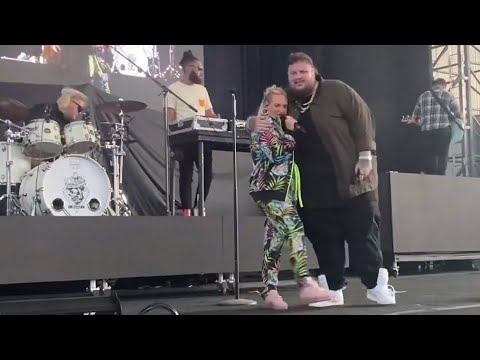 Jelly Roll - Family Tradition Ft Pillbox Patti (Live in Jacksonville, FL 6-30-22) 6/15