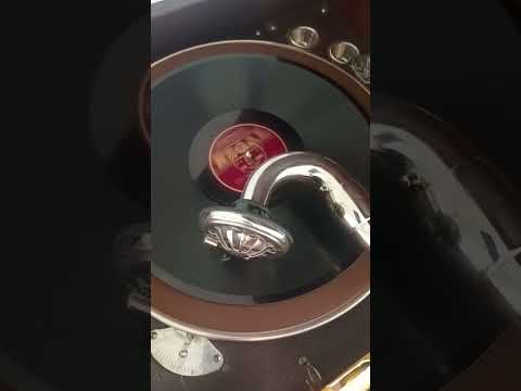 Johnnie Walker and his rollickers- the mug song