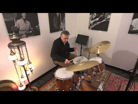 PRACTICE TIME - SINGLES VS DOUBLES/PARADIDDLES IN PHRASING