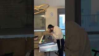 רוצים לדעת איך האורגן שלי הפך לכחול? הצצה נדירה למאחורי הקלעים של תהליך ציפוי האורגן בכחול מטאלי 🔵