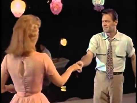 William Holden & Kim Novak bailando Moonglove en 