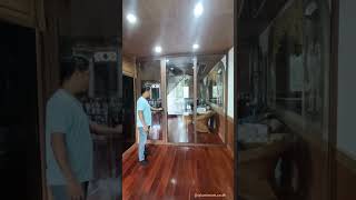 ประตูบานเปิดพร้อมช่องแสง